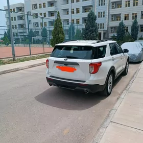 Ford Explorer 2021