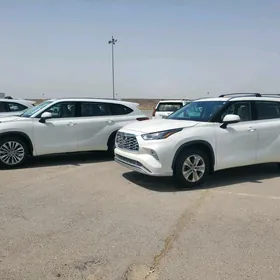 Toyota Highlander 2020