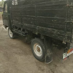 UAZ 452 1987