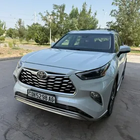 Toyota Highlander 2021