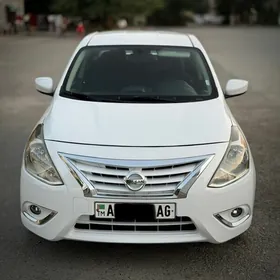 Nissan Versa 2016