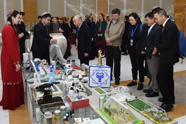 Türkmenistanda «Sanly çözgüt – 2025» innowasion taslamalar bäsleşigine arzalar kabul edilip başlandy