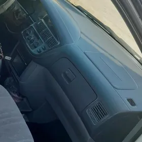 Toyota Sienna 1999