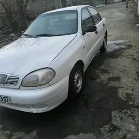 Daewoo Lanos 2002