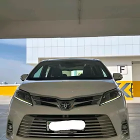 Toyota Sienna 2018