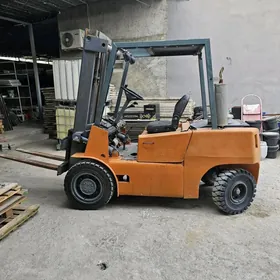 Kara Forklift 2010