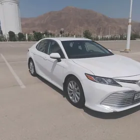 Toyota Camry 2020