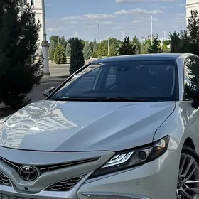 Toyota Camry 2019