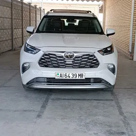 Toyota Highlander 2022