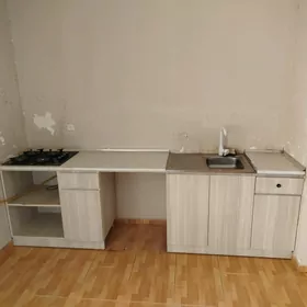 kuhny garnatyr