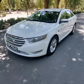 Ford Taurus 2018