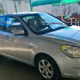 Hyundai Accent 2010