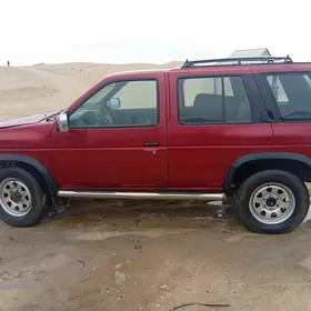 Nissan Pathfinder 1995
