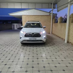 Toyota Highlander 2020