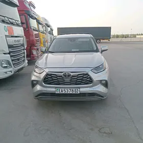 Toyota Highlander 2021