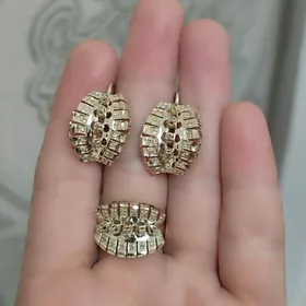 gyzyl kamplekt