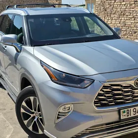 Toyota Highlander 2021