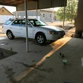 Toyota Camry 2000