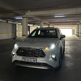 Toyota Highlander 2020
