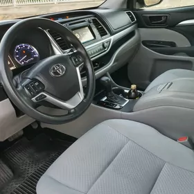 Toyota Highlander 2018