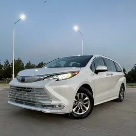 Toyota Sienna 2021