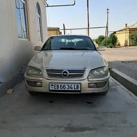 Opel Omega 2000