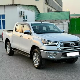 Toyota Hilux 2024