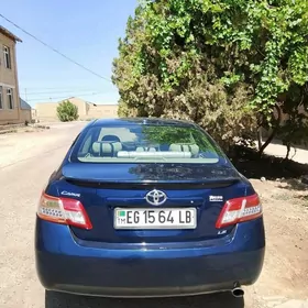 Toyota Camry 2010