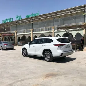 Toyota Highlander 2020