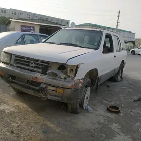Nissan Pathfinder 2000