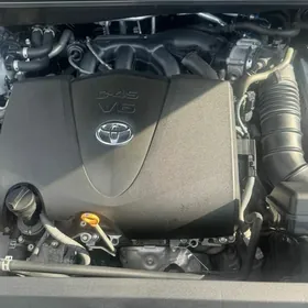 Toyota Highlander 2021
