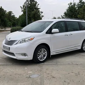 Toyota Sienna 2016