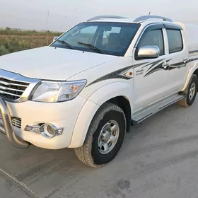 Toyota Hilux 2013
