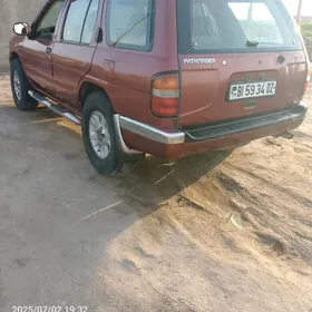 Nissan Pathfinder 1998