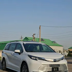 Toyota Sienna 2021