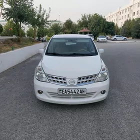 Nissan Tiida 2006