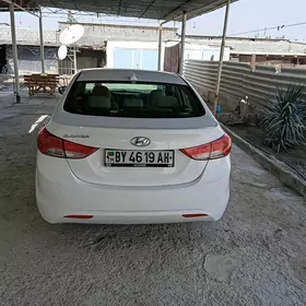 Hyundai Elantra 2012