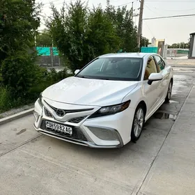 Toyota Camry 2021