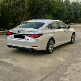 Lexus ES 350 2019