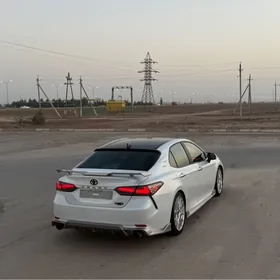 Toyota Camry 2021