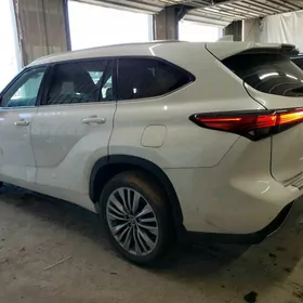 Toyota Highlander 2020