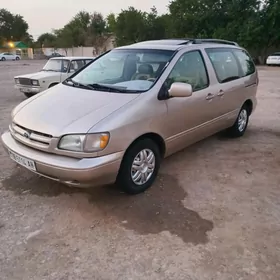 Toyota Sienna 2000
