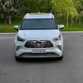 Toyota Highlander 2022