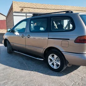 Toyota Sienna 1999