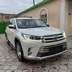 Toyota Highlander 2019