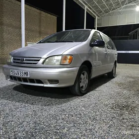 Toyota Sienna 2002