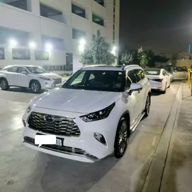 Toyota Highlander 2020