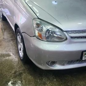 Toyota Echo 2004