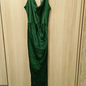 Платья