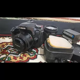 CANON 80D